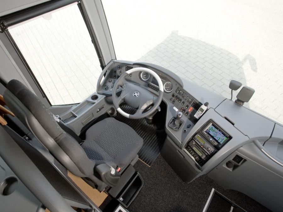  Setra S 411 HD 2009 года  (фото 13 из 16)